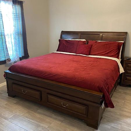Cozy Getaway With King Bed Near Utrgv Apartment Edinburg Exterior foto