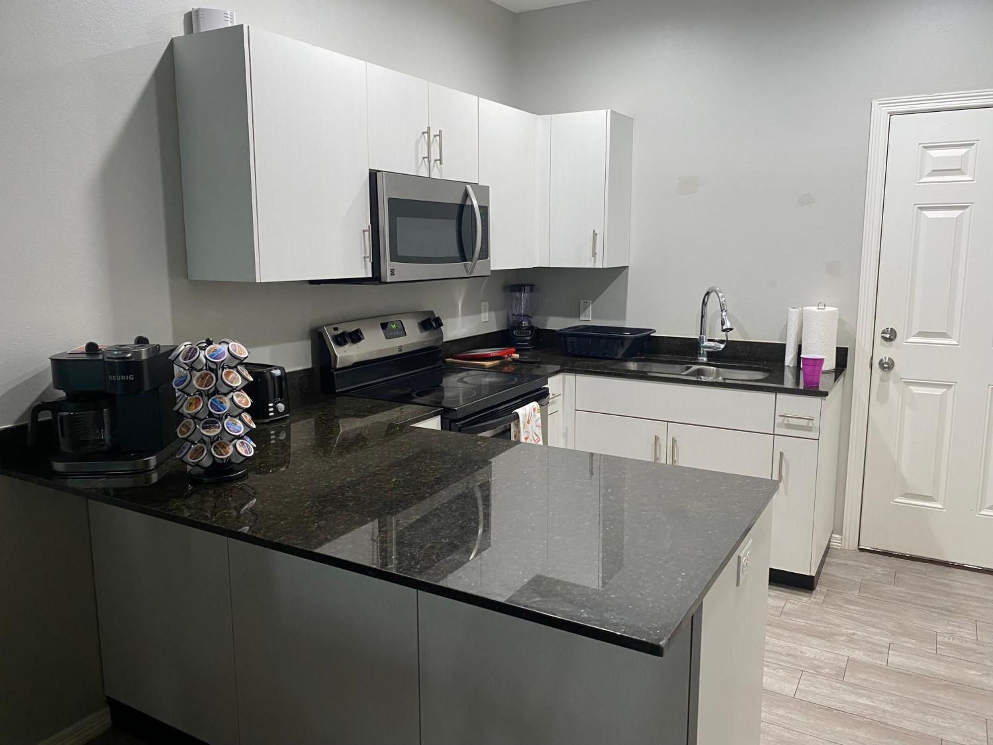 Cozy Getaway With King Bed Near Utrgv Apartment Edinburg Exterior foto