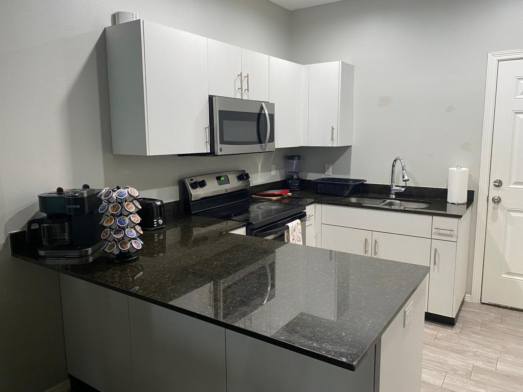 Cozy Getaway With King Bed Near Utrgv Apartment Edinburg Exterior foto