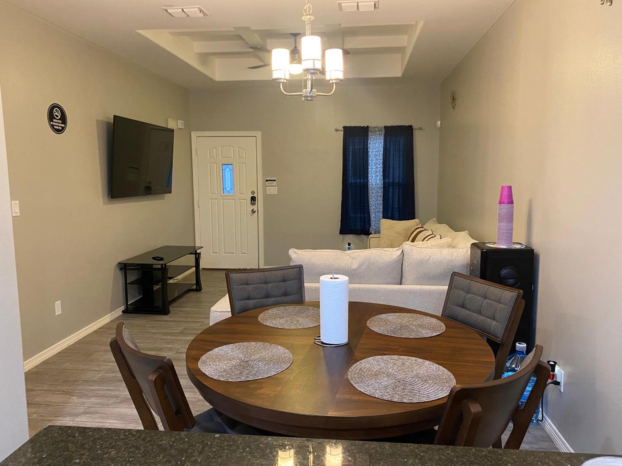 Cozy Getaway With King Bed Near Utrgv Apartment Edinburg Exterior foto